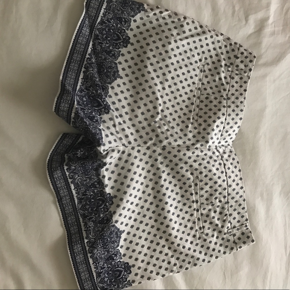 Patterned shorts - Picture 3 of 3