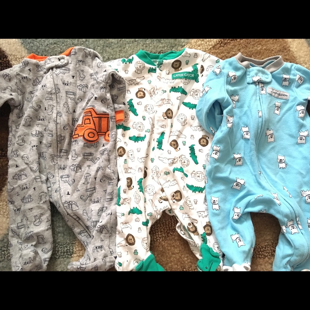 8 newborn footed pajamas
