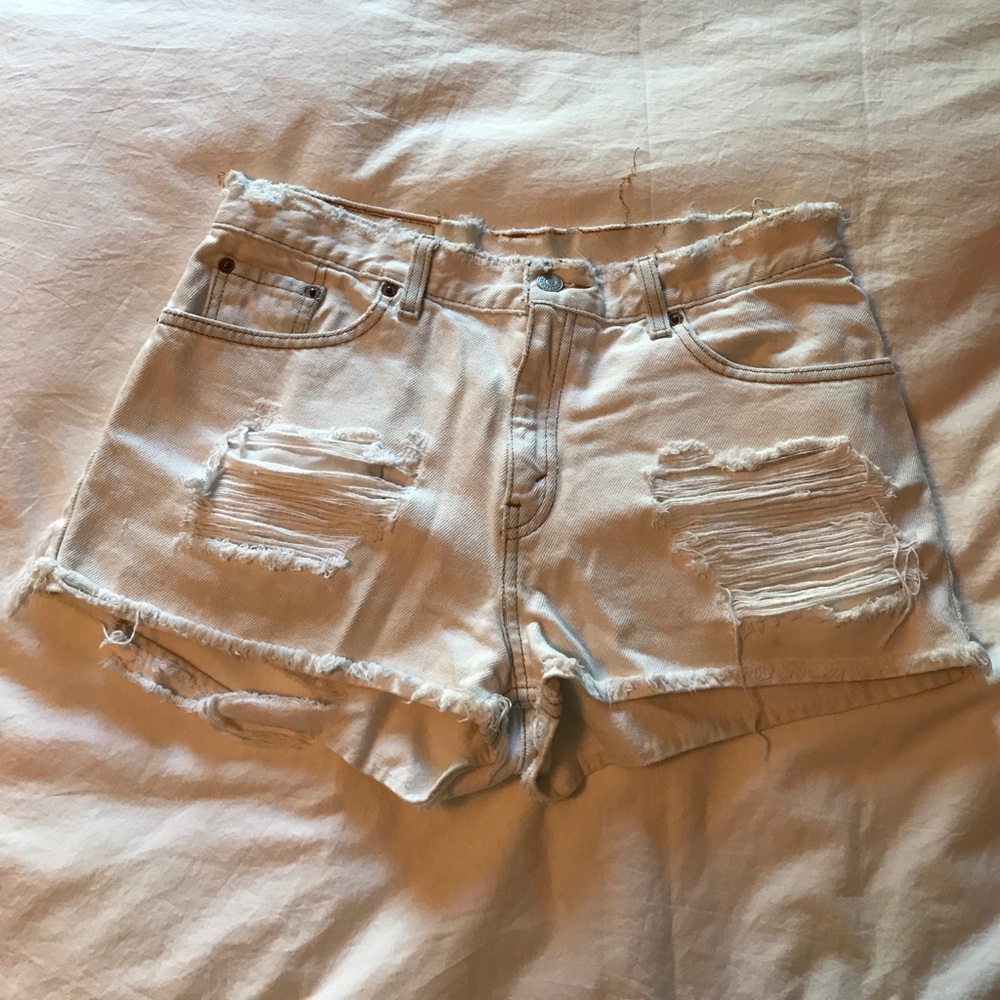 LEVI's distressed white jean shorts!