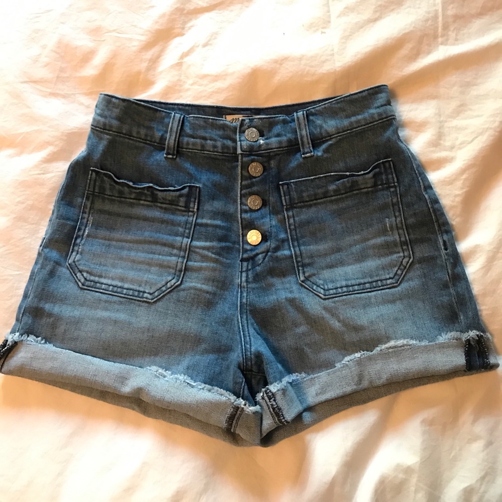 madewell button up jean shorts (semi high waisted)