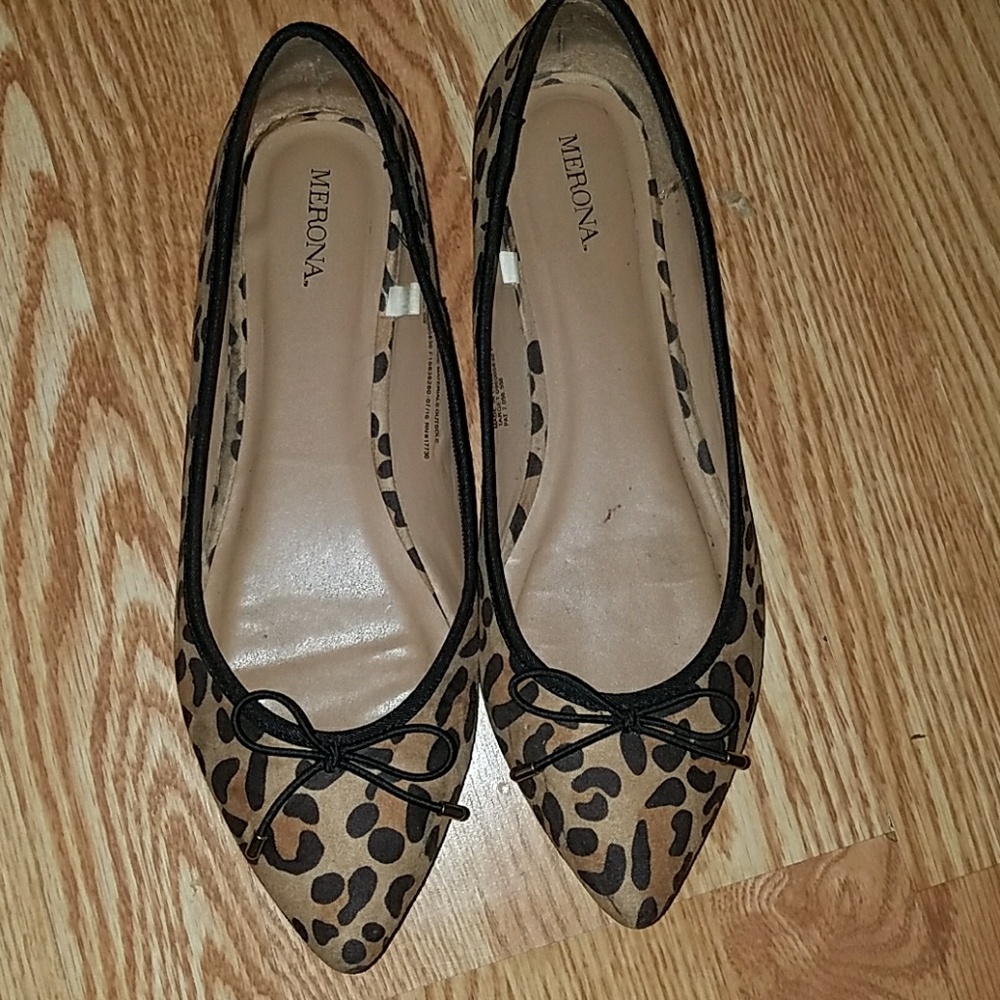 Womens leopard flats