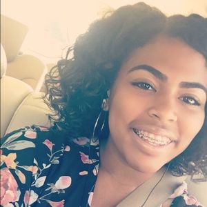 Meet your Posher, Brooke