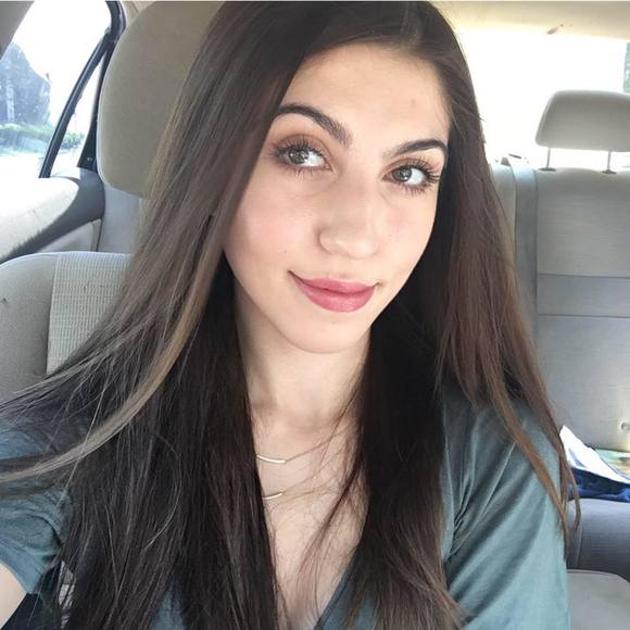 Meet your Posher, Jazmyn - Picture 1 of 1