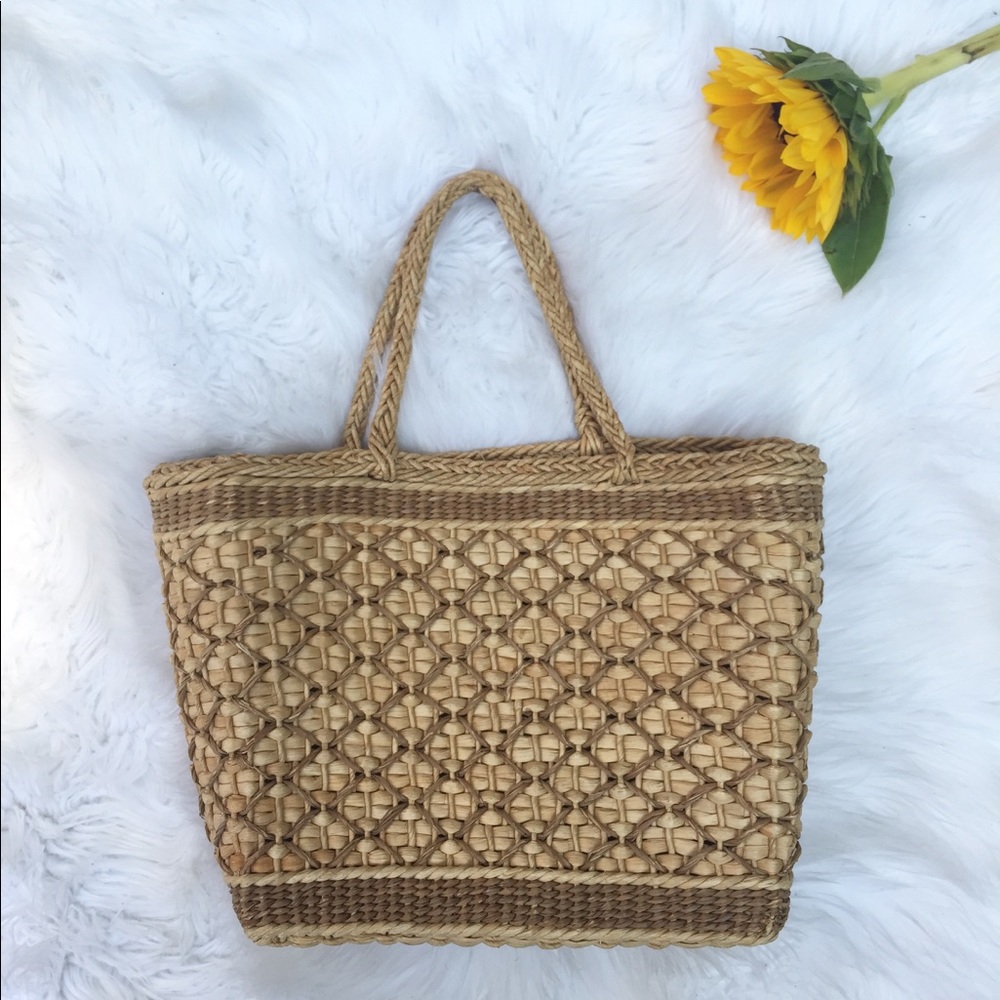 Woven Criss-Cross Pattern Straw Bag With Handles