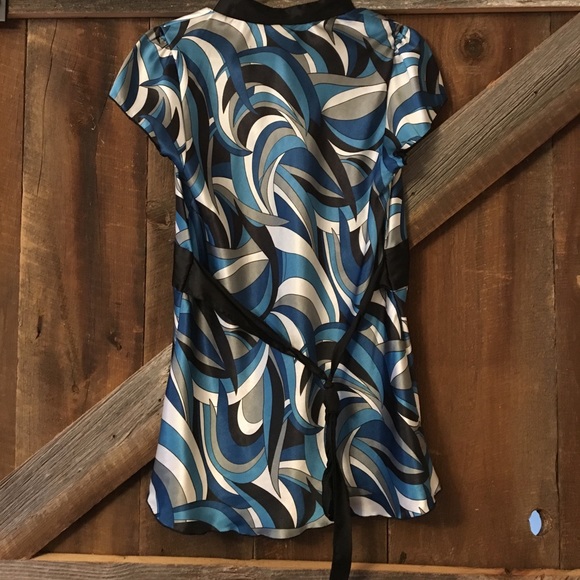 Polyester pattern top with tieback - Picture 2 of 2