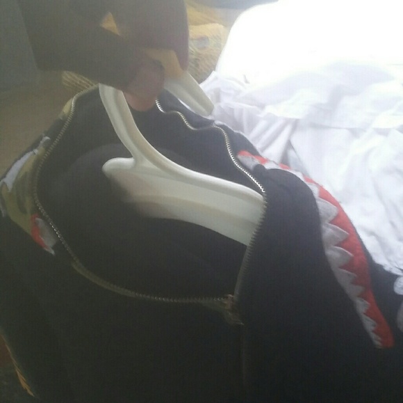 bape jacket - Picture 2 of 5