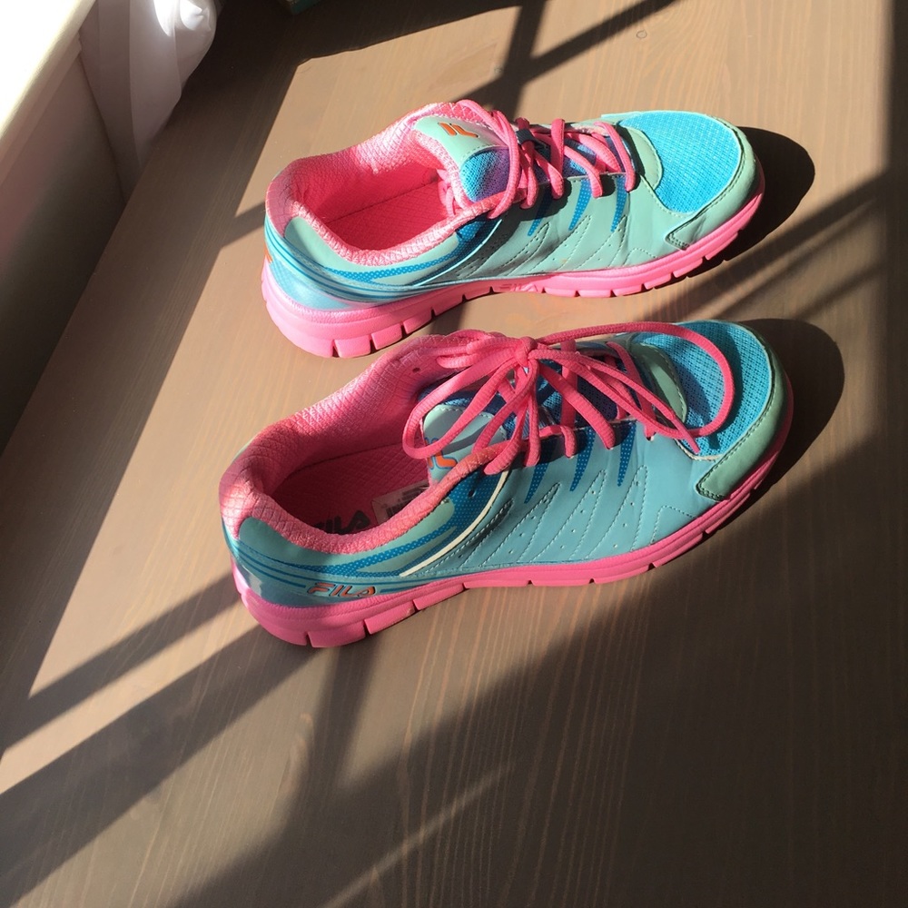 Fila running shoe very light weight