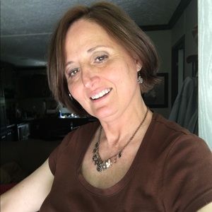 Meet your Posher, Janelle