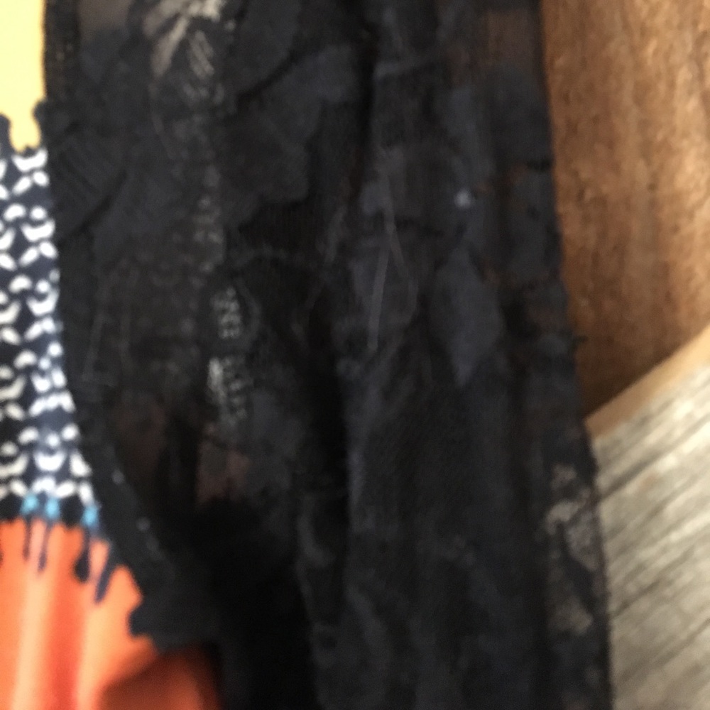 Fall colored lace sleeve - Picture 4 of 5