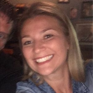 Meet your Posher, Elise