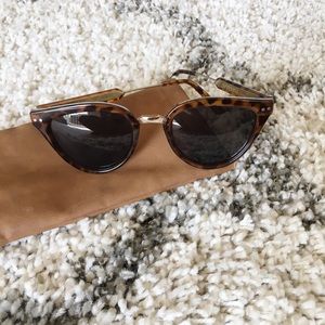 Spitfire slight Cateye shape sunglasses