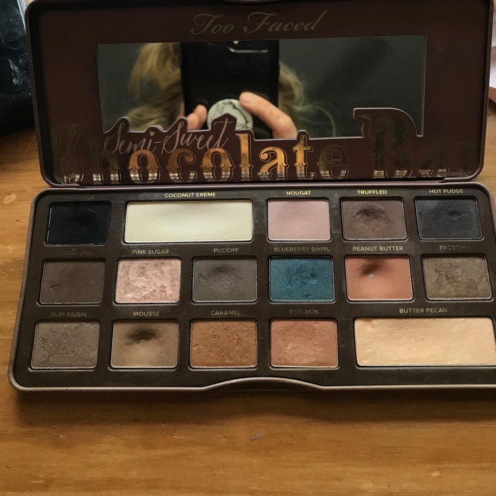 Too Faced Chocolate Bar (semi sweet)