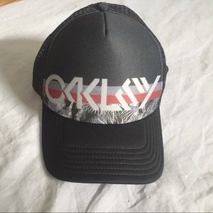 Oakley trucker hat