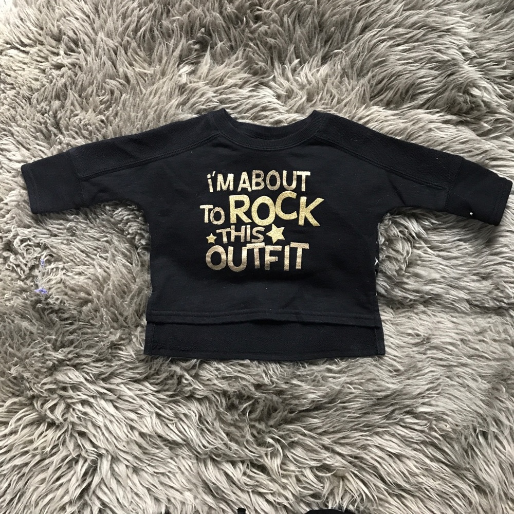 Adorable sweatshirt. Gold and black