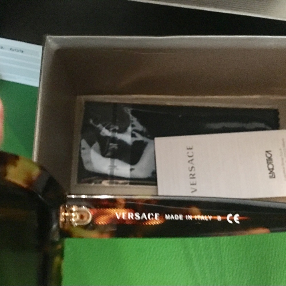 Last one 💯% Authentic New  Versace sunglass. - Picture 8 of 8