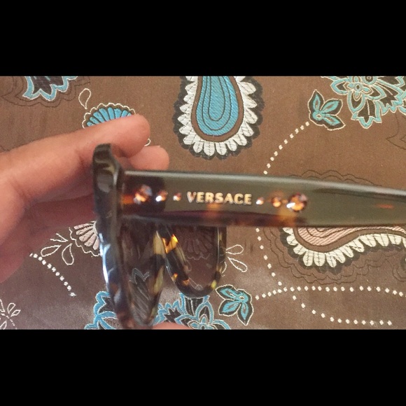 Last one 💯% Authentic New  Versace sunglass. - Picture 6 of 8