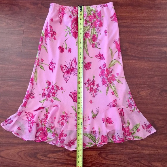 Pink floral skirt - Picture 2 of 3