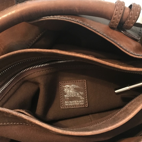 Official Burberry Saddle Bag - Picture 3 of 7