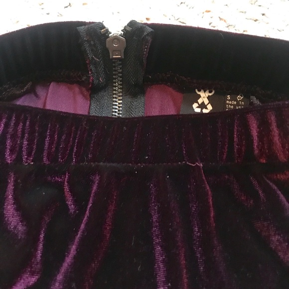 Velvet mini skirt- xs - Picture 2 of 5