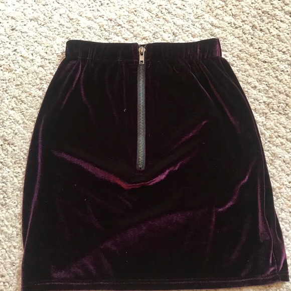 Velvet mini skirt- xs - Picture 3 of 5