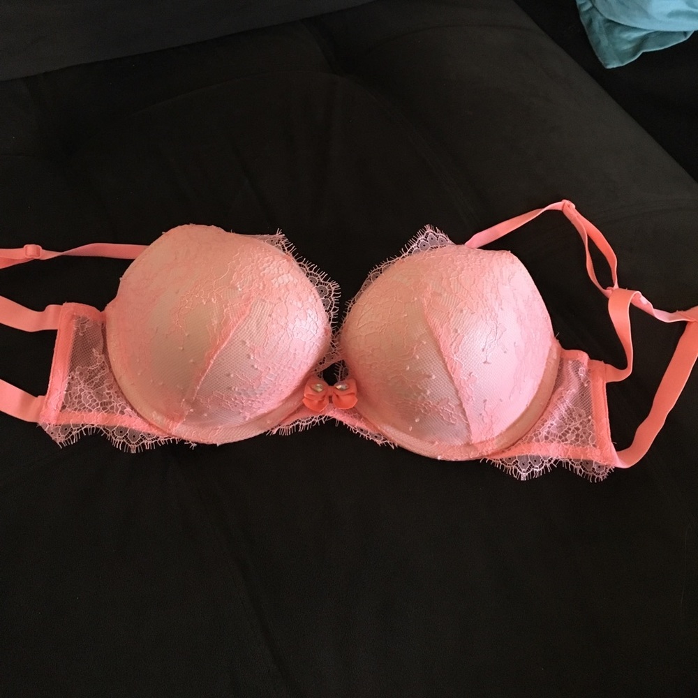 Victoria's Secret 34C push up bra