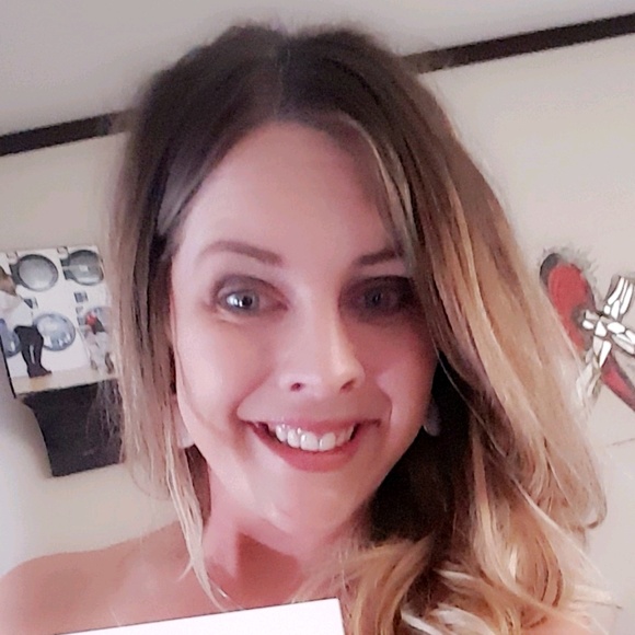 Meet your Posher, Brooke - Picture 1 of 1