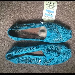 NWT Crochet Toms