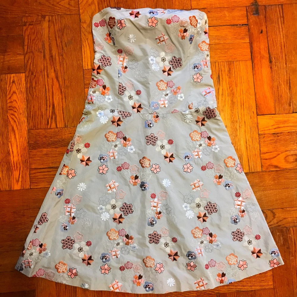 TOCCAEmbroidered 100% Silk Lining Strapless Dress