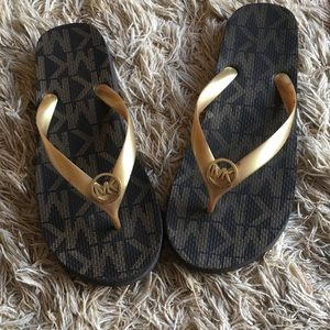 MK Flip flops