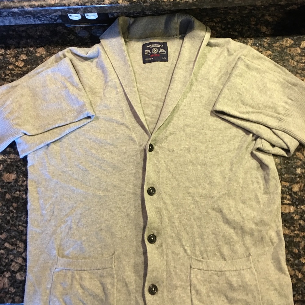 AMERICAN EAGLE CARDIGAN SWEATER