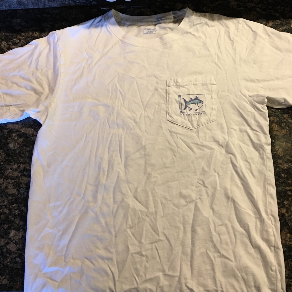 SOUTHERN TIDE SHORT SLEEVED TEE SHIRT W/ GRAPHIC
