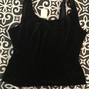 🌺 NWT! Black Velvet Crop Tank