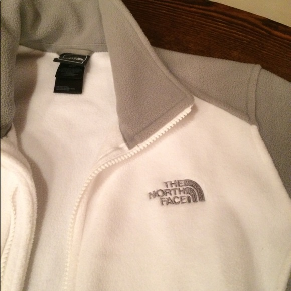 North Face Zip-up Fleece Jacket!! - Picture 2 of 3