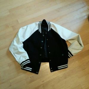 FOREVER 21  Oversized Varsity Jacket