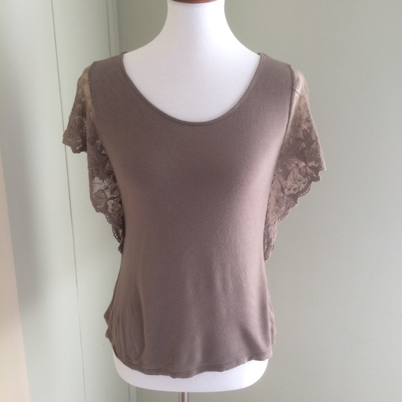Old Navy Tops - Old Navy top with lace