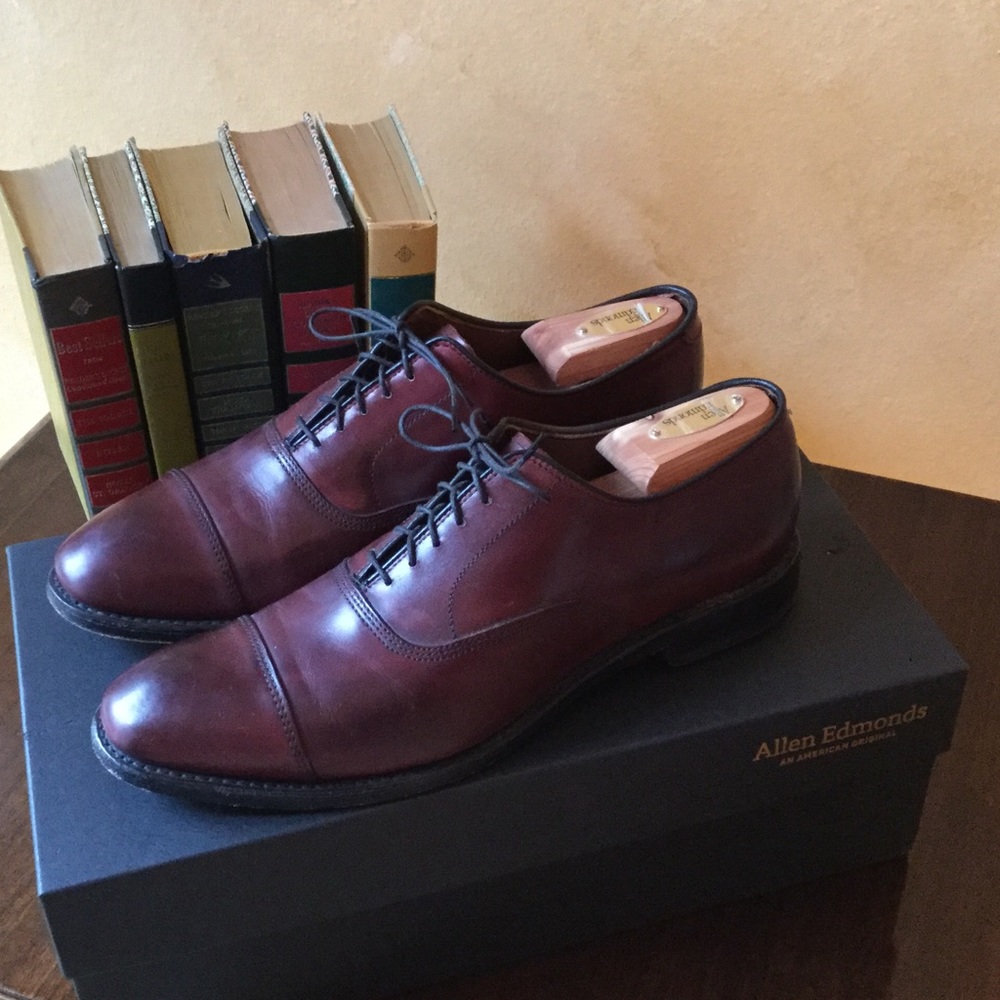 Allen Edmonds Men's oxford