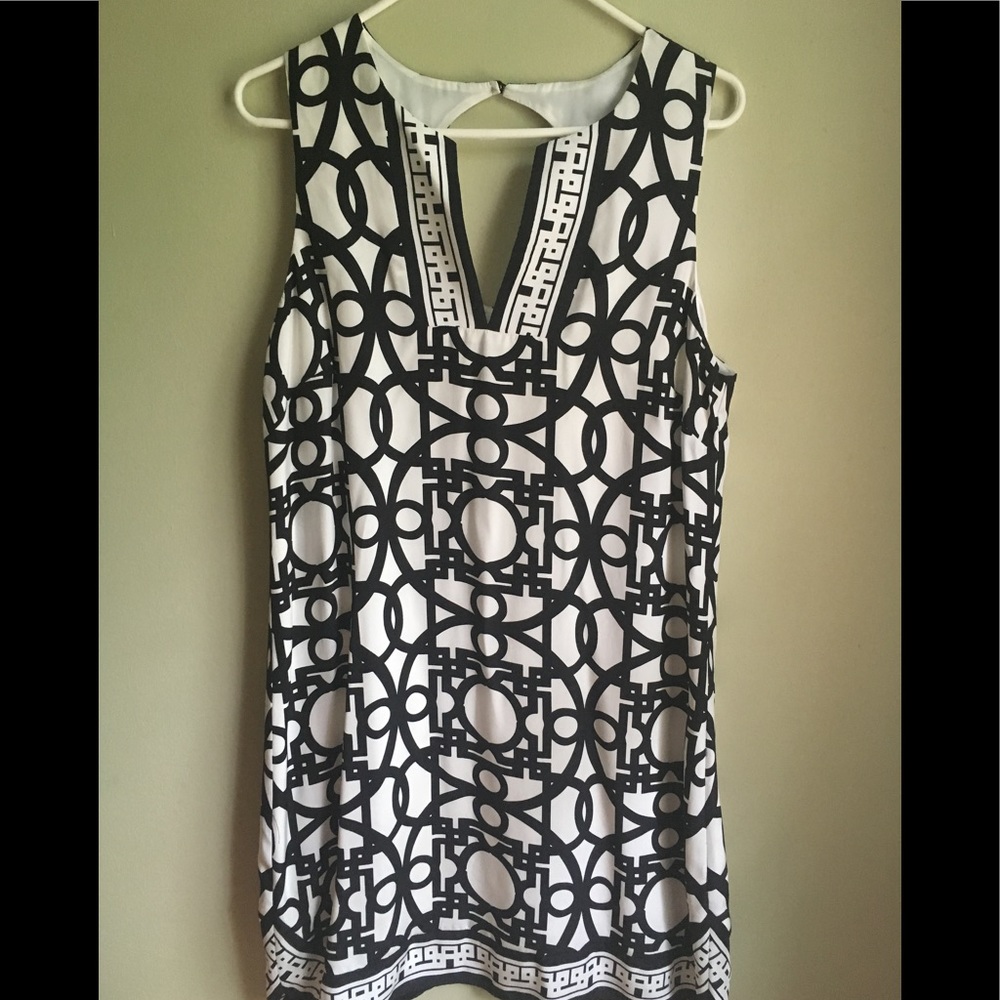 Black and white print sleeveless dress