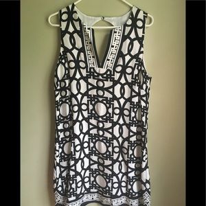 Black and white print sleeveless dress
