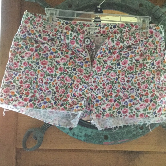 Madewell Pants - MADEWELL flower shorts