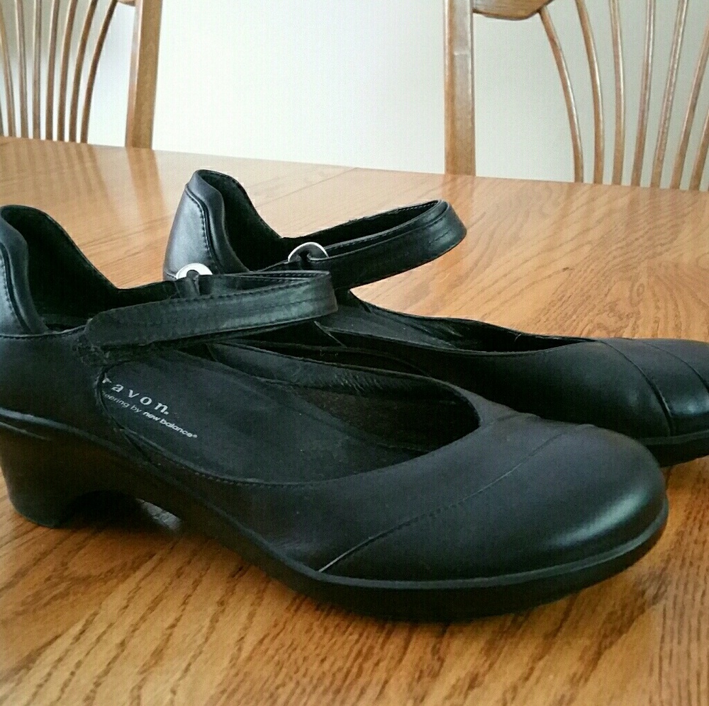 Aravon Maya Mary Janes, by New Balance, size 9B