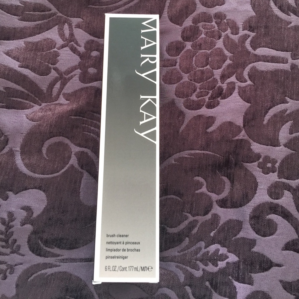 Mary kay brush cleaner