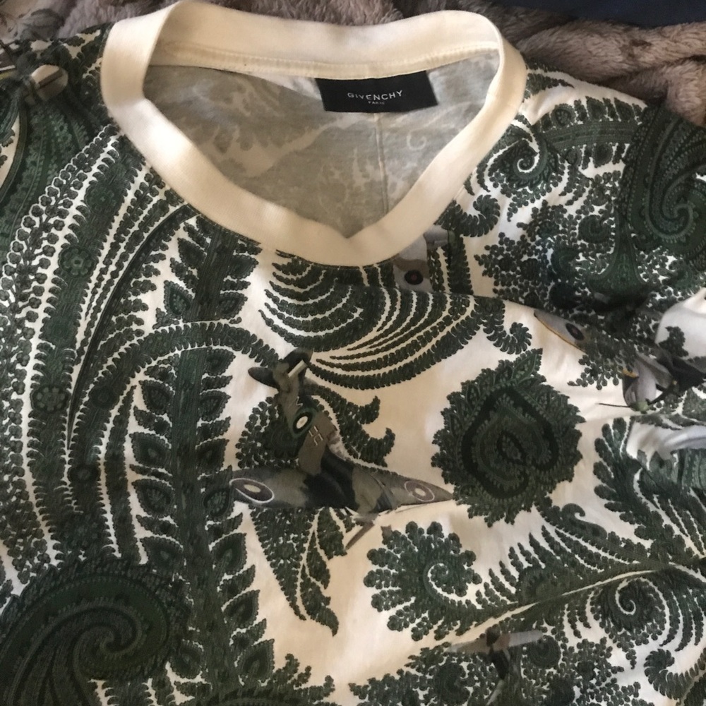 Givenchy T shirt