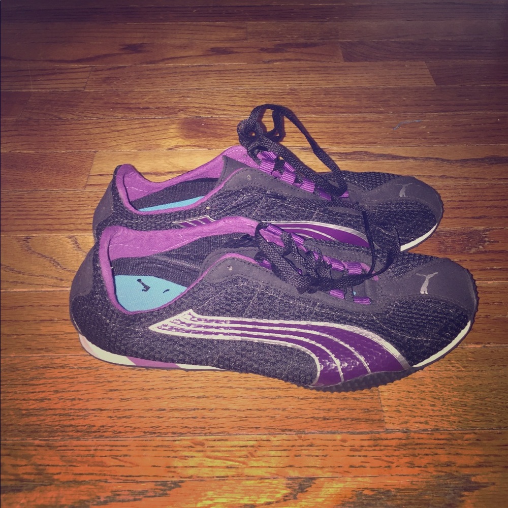 Puma sport tennis shoes!