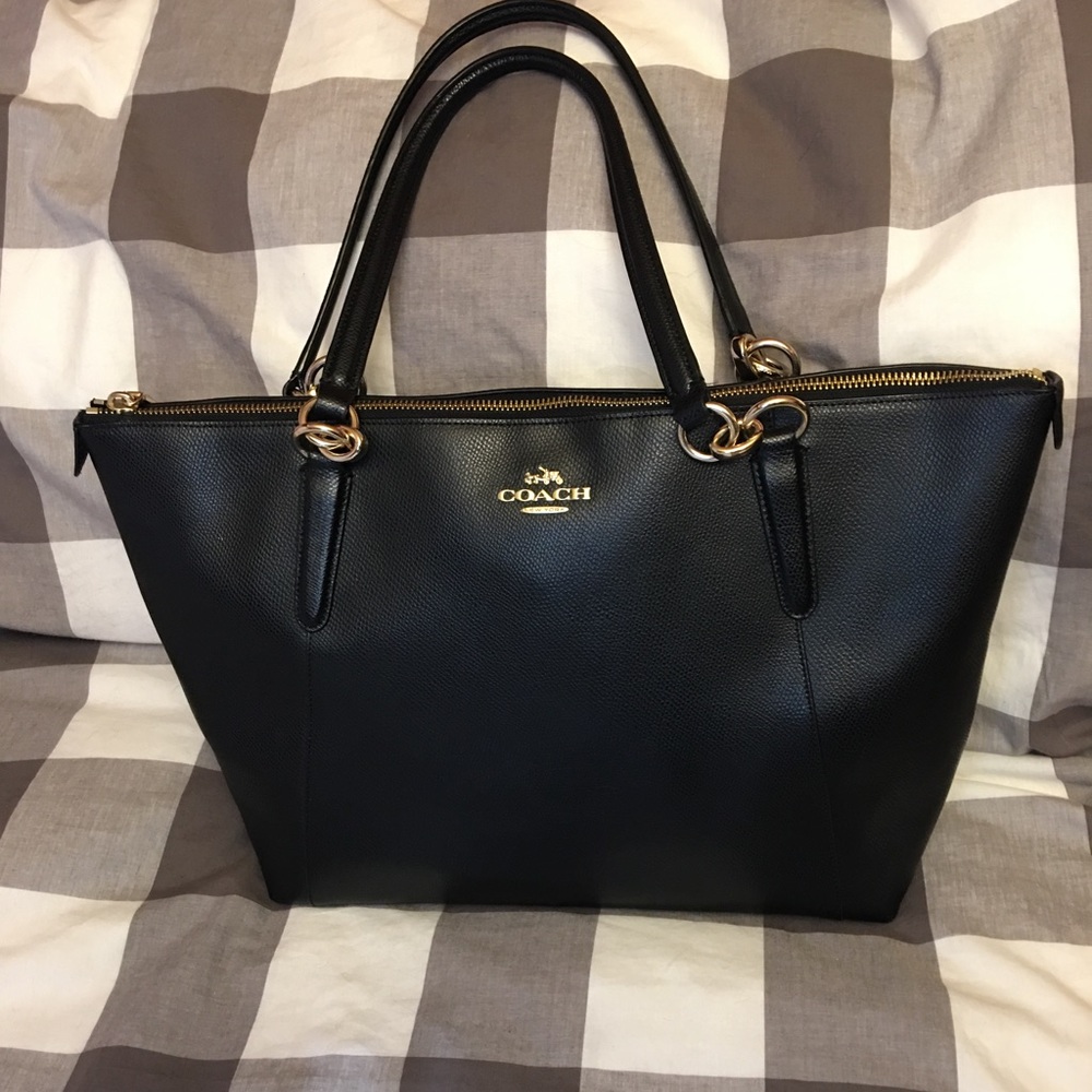 COACH Ava Tote in Crossgrain Leather