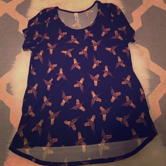 LuLaRoe Tops - L LuLaRoe Classic T