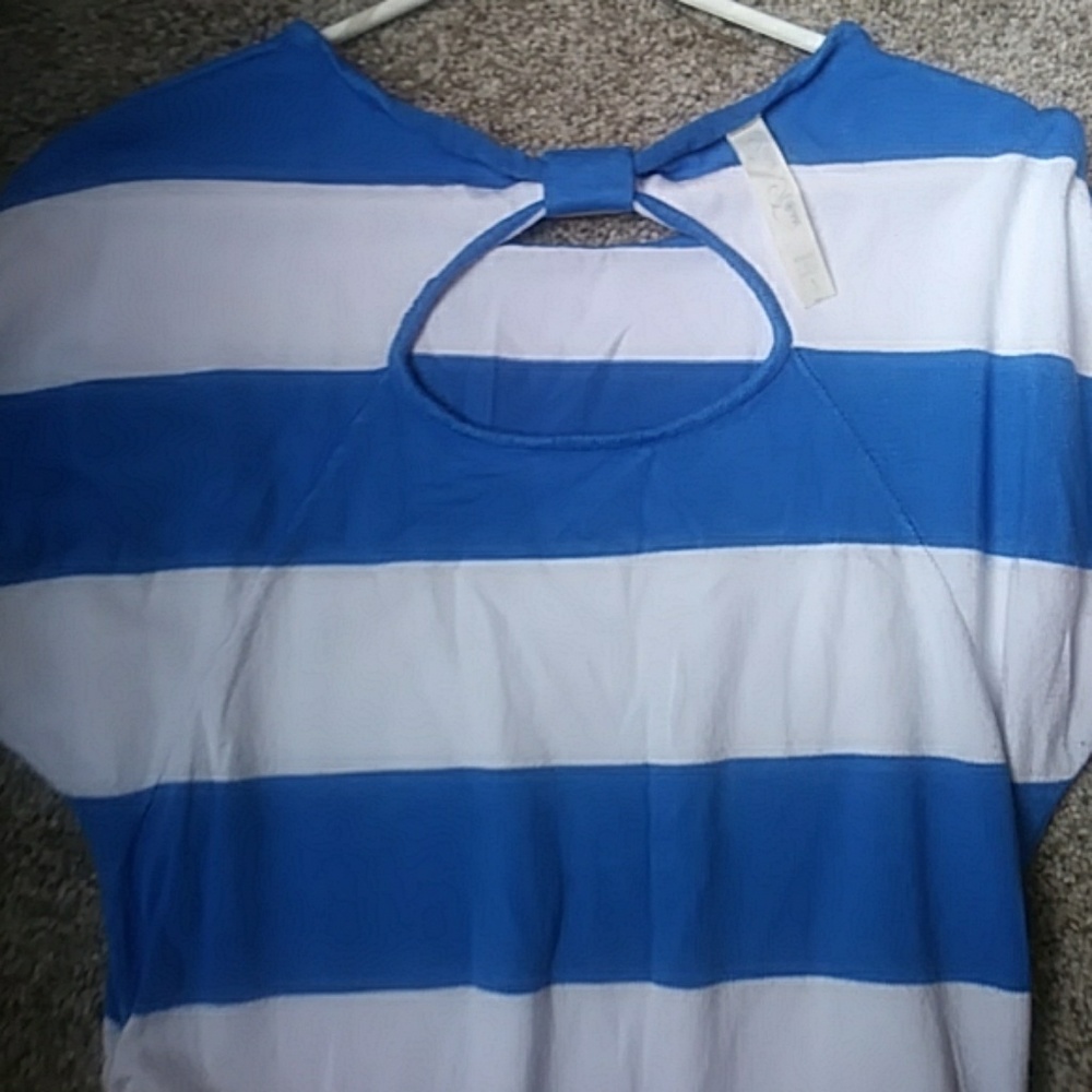 Top - Picture 2 of 3