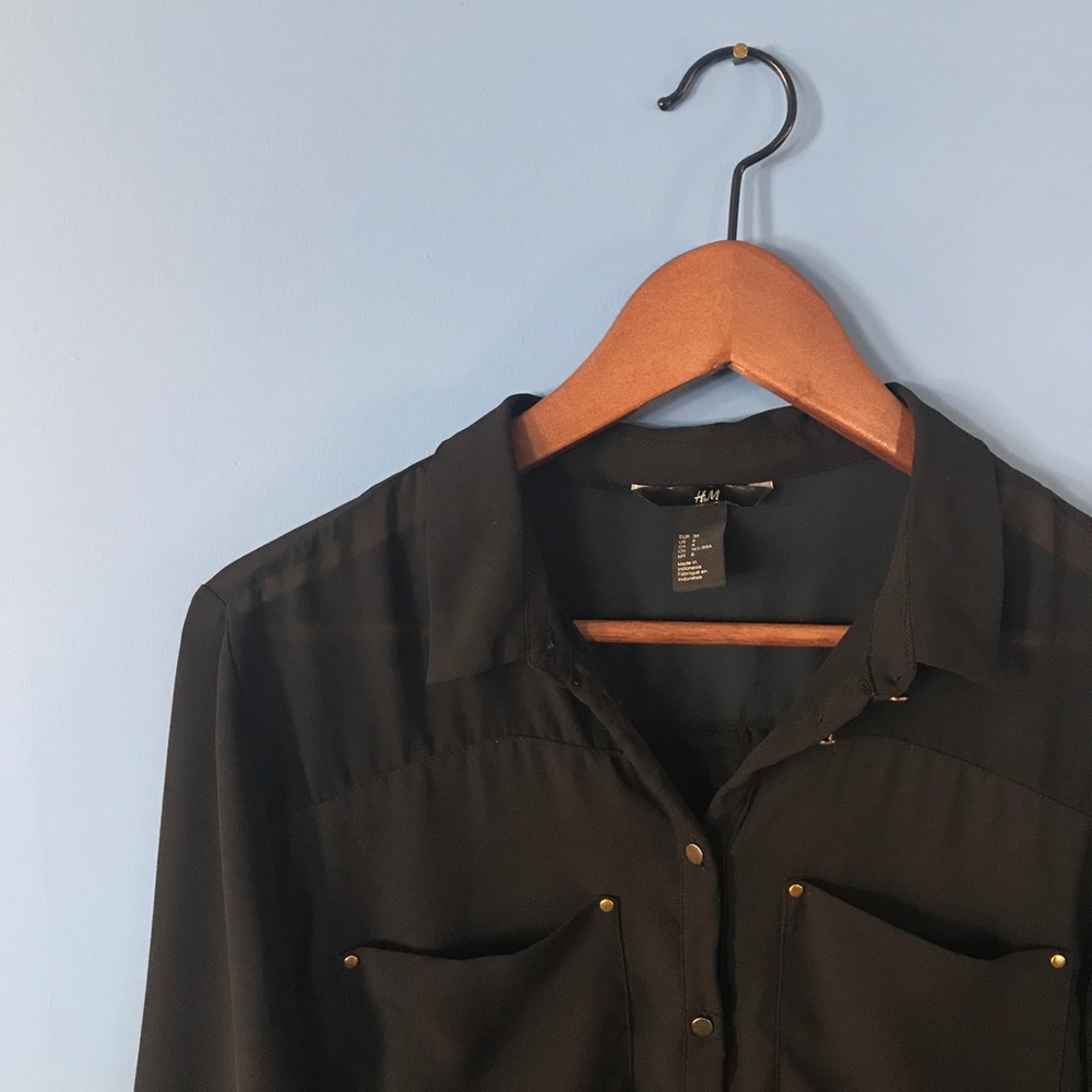 Black blouse with gold buttons ✨