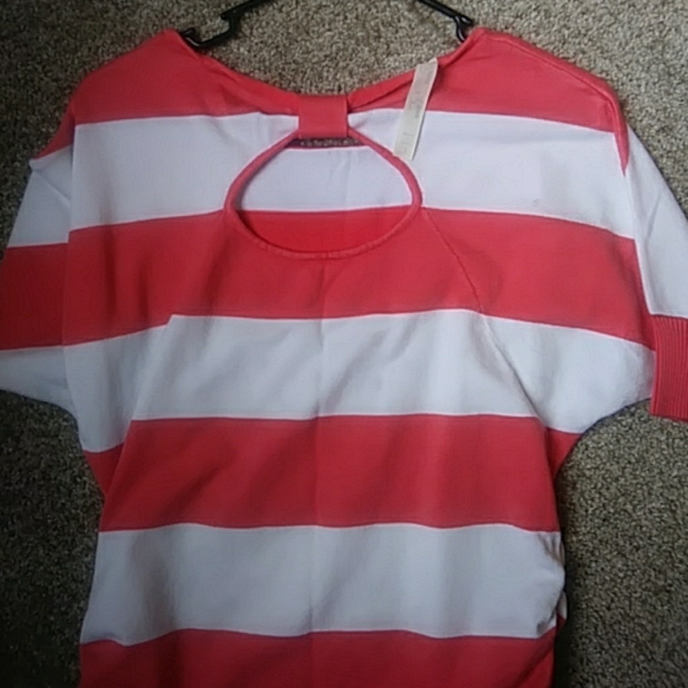 Top - Picture 2 of 3