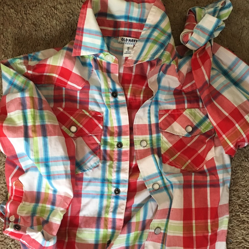 Boys  old navy shirt .