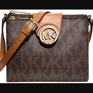 Michaels Kors cross body purse!
